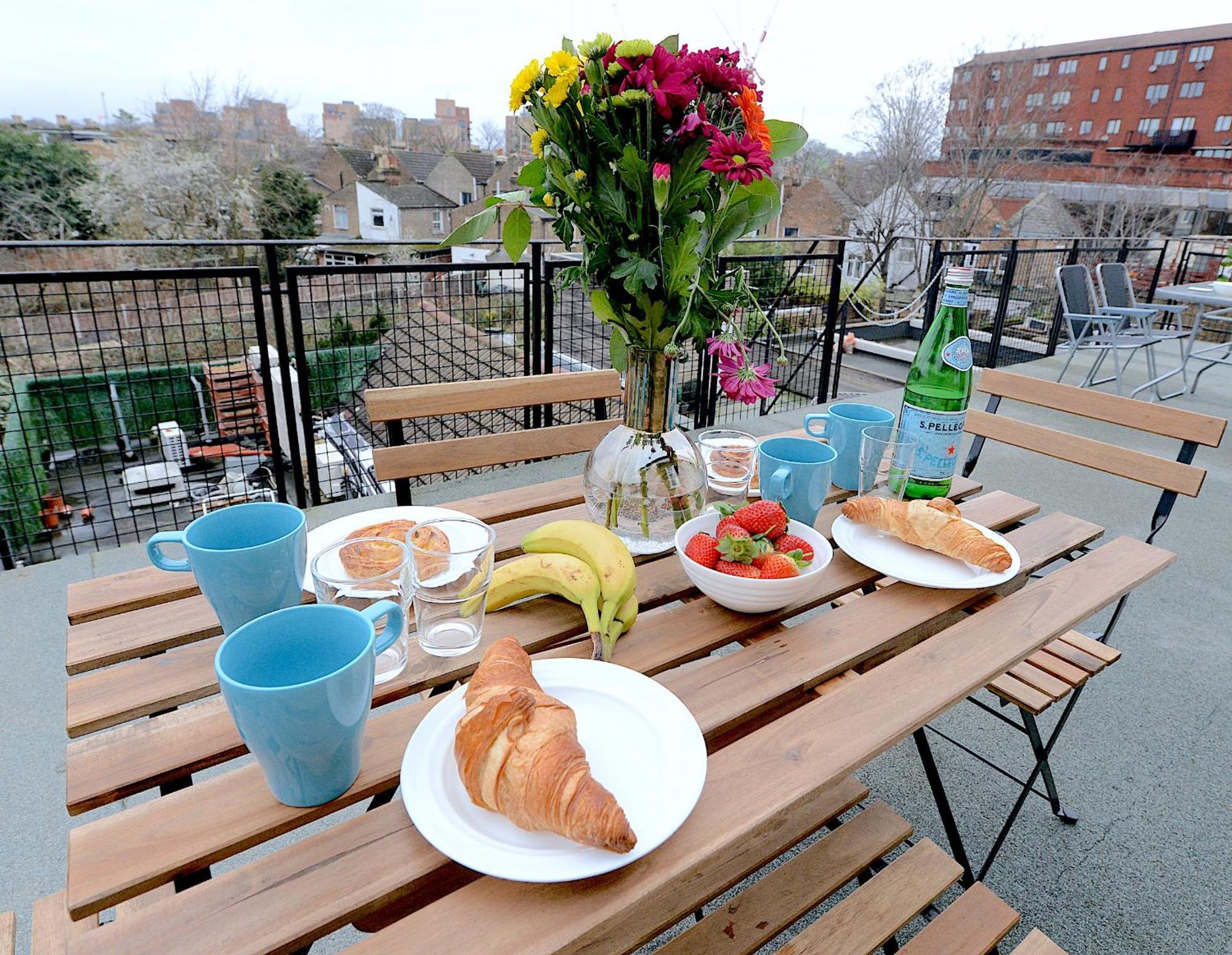 2 Bed Terraced Flat Piccadilly Line Appartamento *
