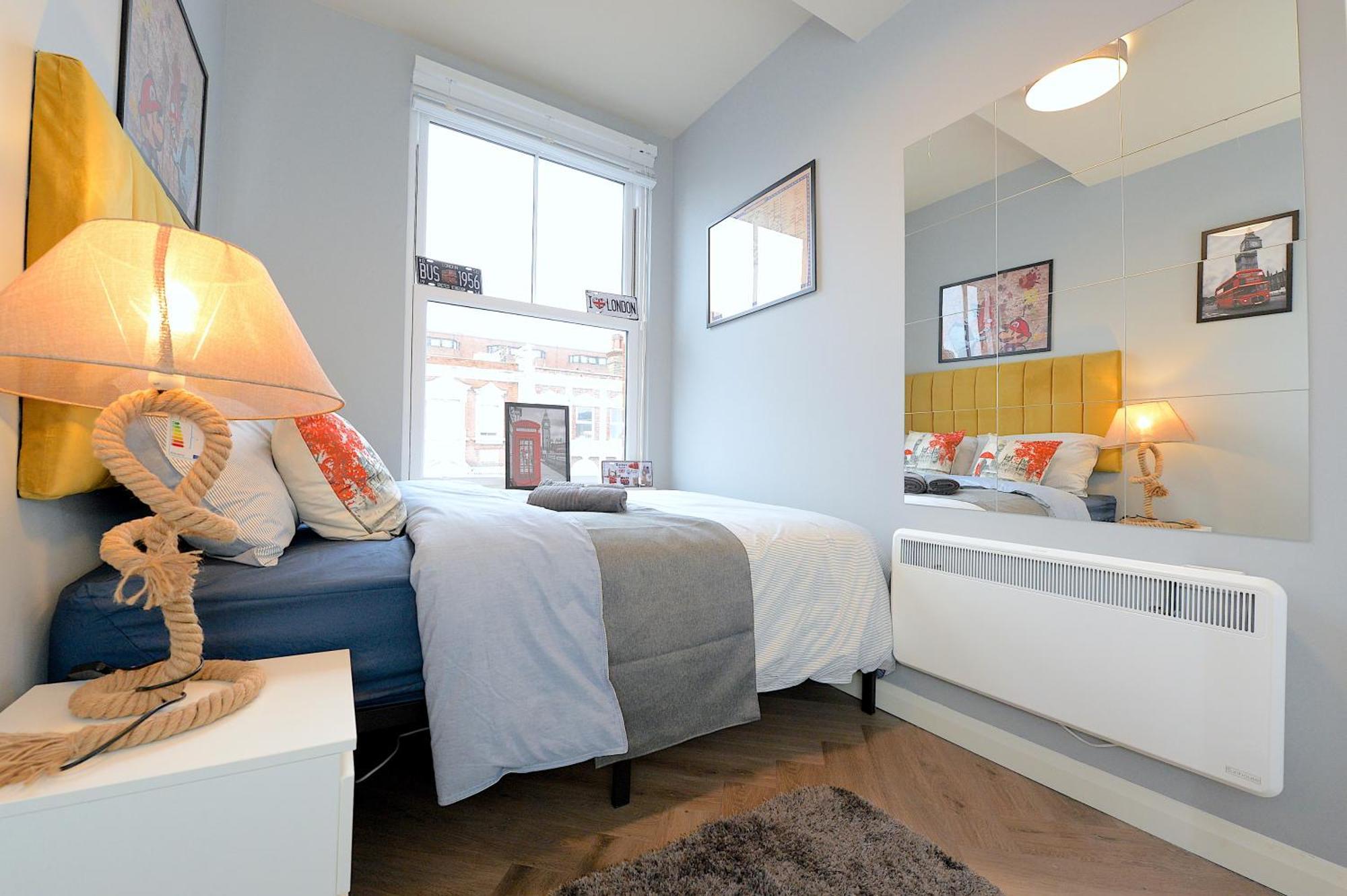 2 Bed Terraced Flat Piccadilly Line * Londra